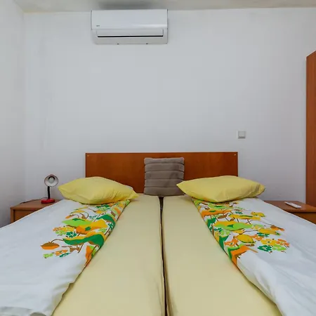With A Parking Space Brela, Makarska - 22678 Appartement