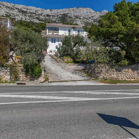 With A Parking Space Brela, Makarska - 22678 *