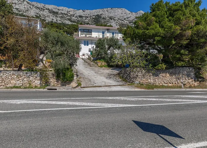 With Parking Space Brela, Makarska - 22678 *